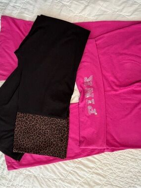 PINK Victoria's Secret Bright Fuchsia Crewneck
